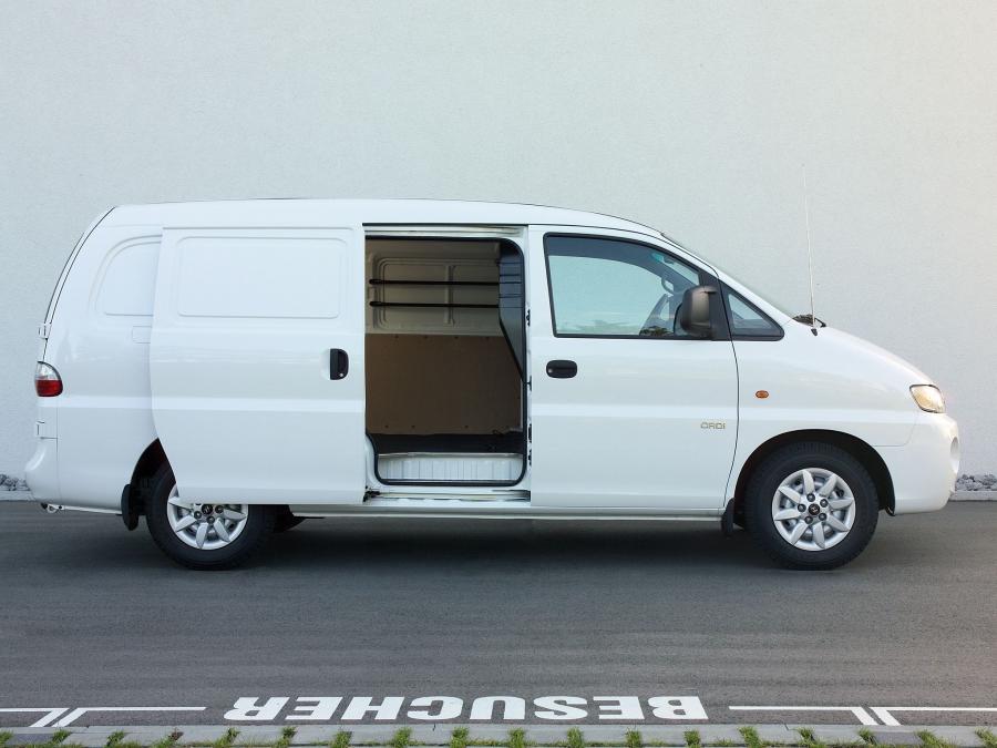  Hyundai H-1 Van 1997 года  (фото 7 из 16)